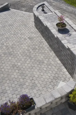 Aaltvedt Rådhus 1/2 XL belegningsstein gråmix
