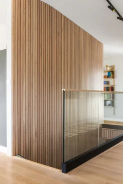 Eik 21x045 glattkant hvittonet spile i eik