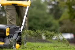 Gressklipper DCMWSP156W2 8Ah