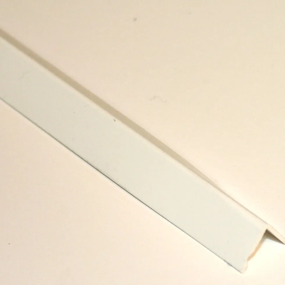 Hjørnelist PVC hvit 12x12 2,5m